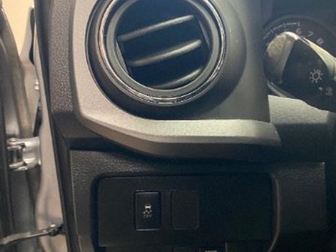 Used 2021 Toyota Tacoma TRD Sport RWD image 26