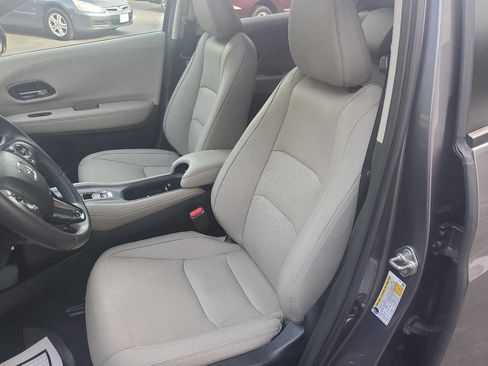 Used 2019 Honda HR-V Touring image 8