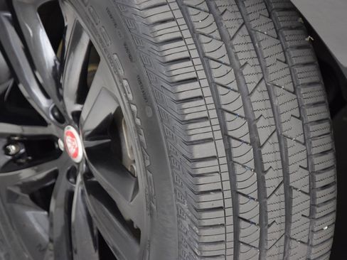 Used 2021 Jaguar F-PACE S image 32