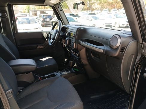 Used 2015 Jeep Wrangler Unlimited Sport image 15