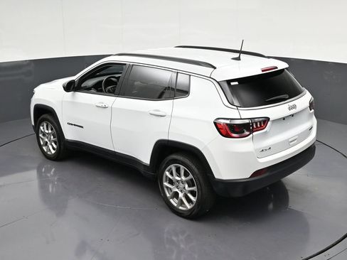 Used 2024 Jeep Compass Latitude AWD/4WD image 20