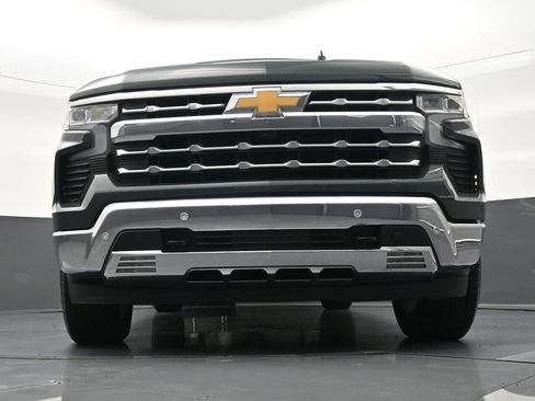 Used 2025 Chevrolet Silverado 1500 LTZ image 30