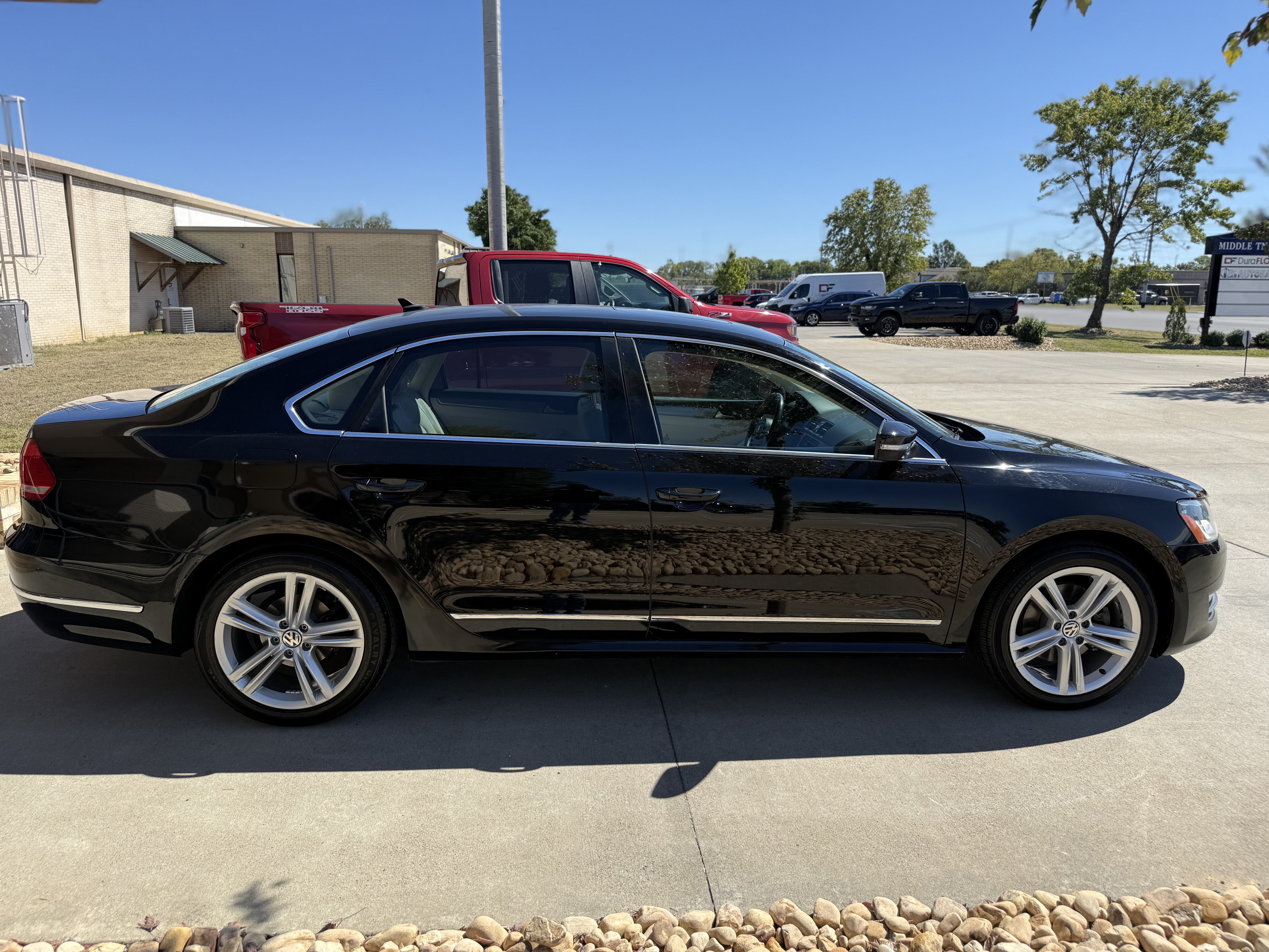 Used 2015 Volkswagen Passat 1.8T SE FWD image 8