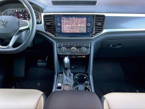 Used 2022 Volkswagen Atlas Cross Sport SEL image 7