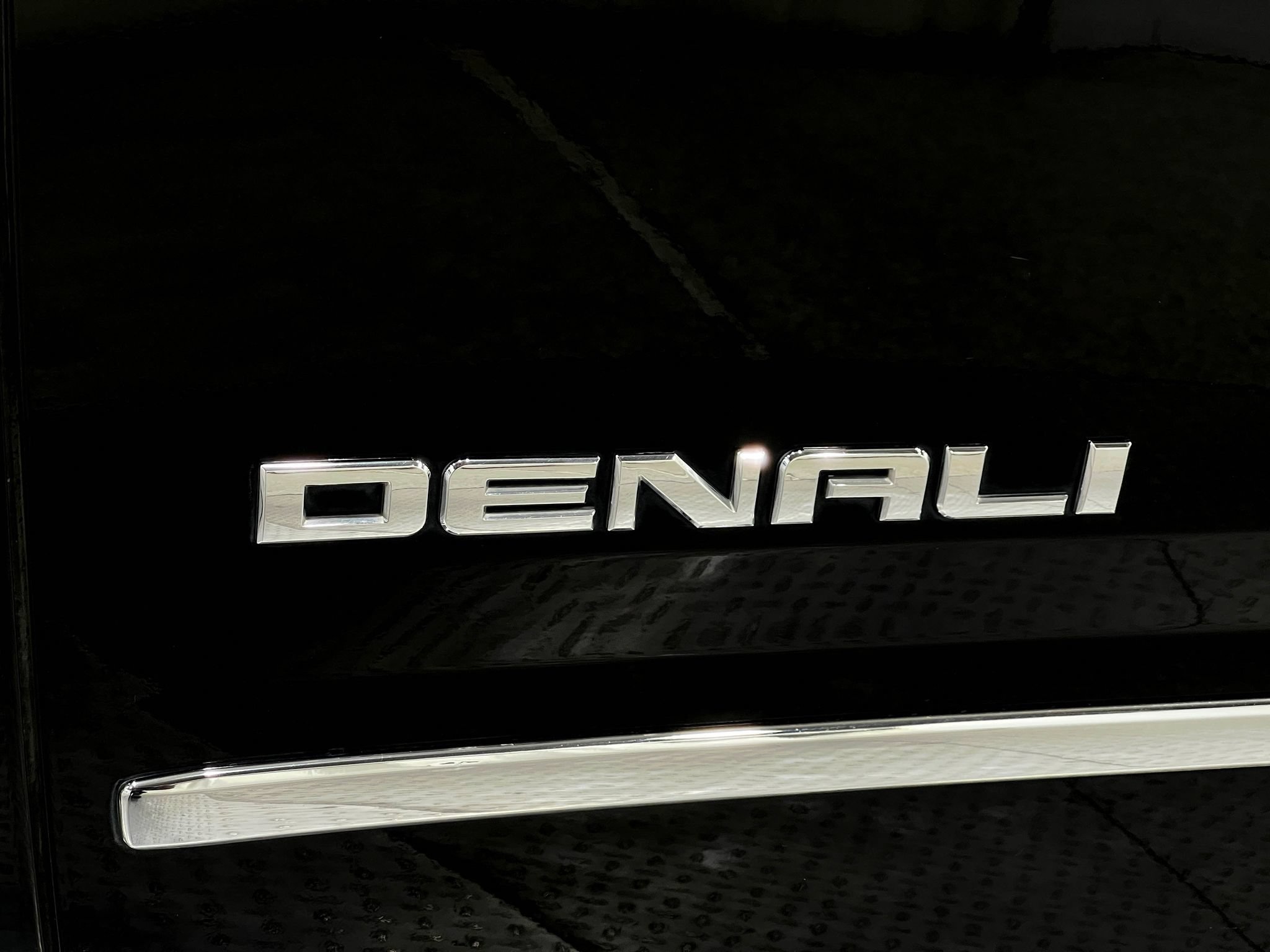 Used 2020 GMC Yukon Denali w/ Denali Premium Package AWD/4WD image 42