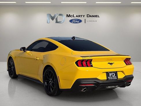 Certified 2024 Ford Mustang Coupe RWD image 8