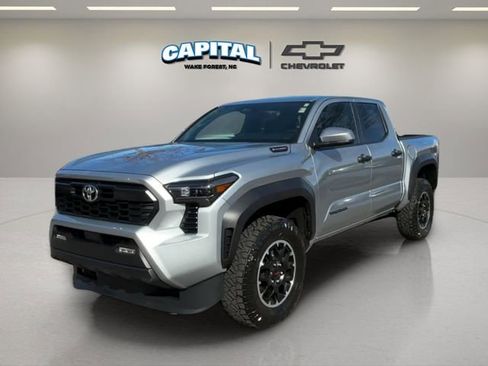 Used 2025 Toyota Tacoma TRD Off-Road AWD/4WD image 1