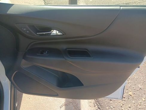 Used 2024 Chevrolet Equinox LT image 24