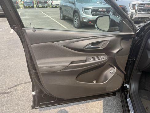 New 2025 Buick Envista Avenir image 10