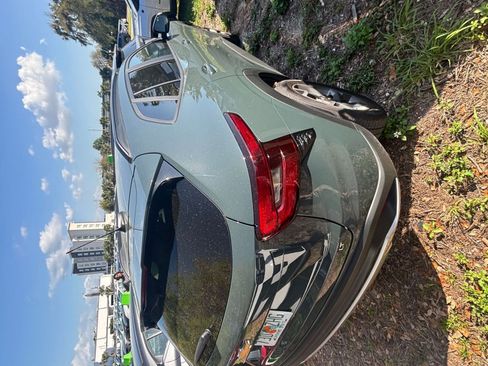 Used 2025 Chevrolet Trax LT w/ LT Convenience Package image 6