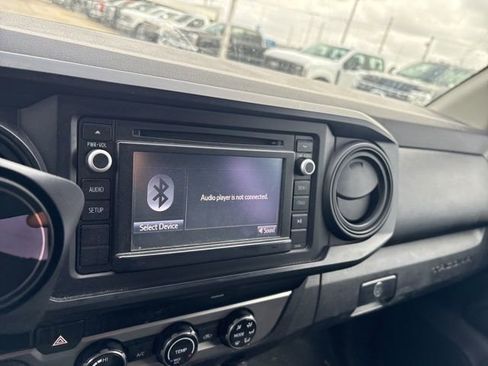 Used 2016 Toyota Tacoma SR w/ SR Convenience Package image 8