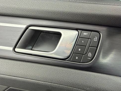 Used 2022 Porsche Panamera image 17