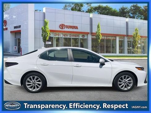 Used 2021 Toyota Camry LE w/ Cold Weather Package AWD/4WD image 5