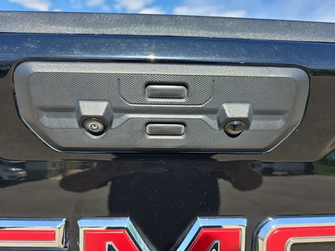 Used 2023 GMC Sierra 1500 AT4 w/ AT4 Premium Package AWD/4WD image 13