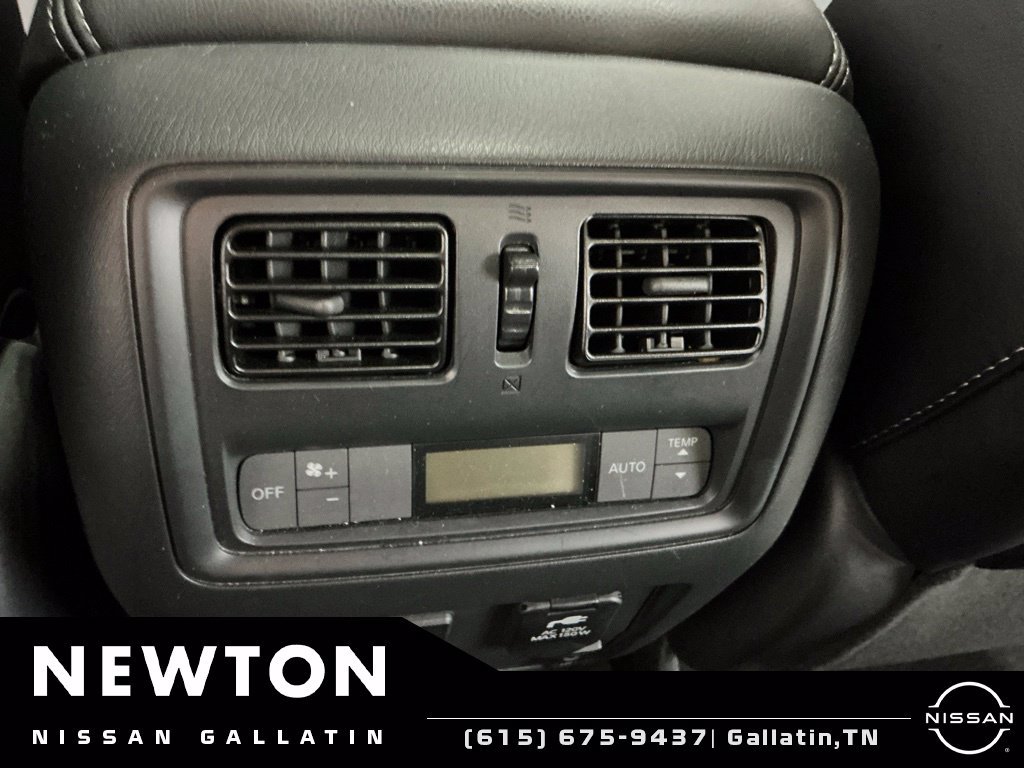 Used 2020 Nissan Pathfinder Platinum AWD/4WD image 15