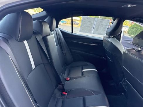 Used 2025 Toyota Camry SE image 30