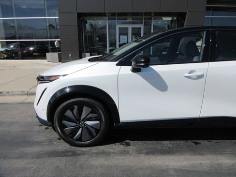 Used 2023 Nissan Ariya image 2