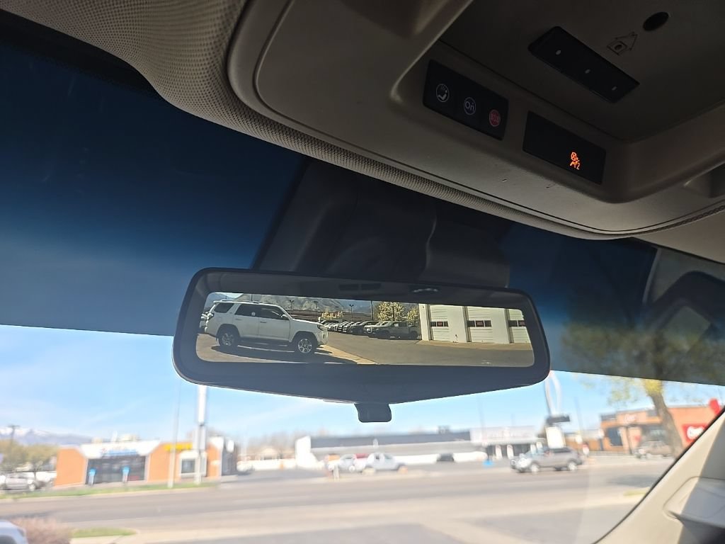 Used 2019 Cadillac Escalade Premium Luxury AWD/4WD image 21