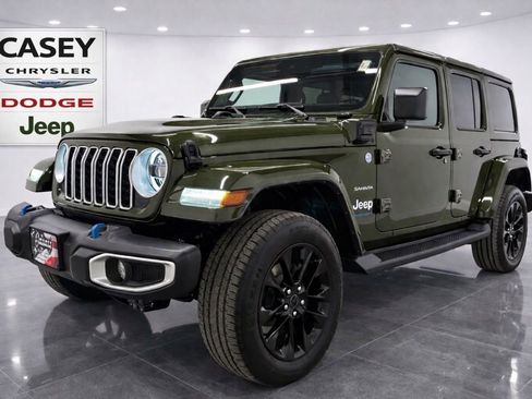 Used 2024 Jeep Wrangler Unlimited Sahara image 1