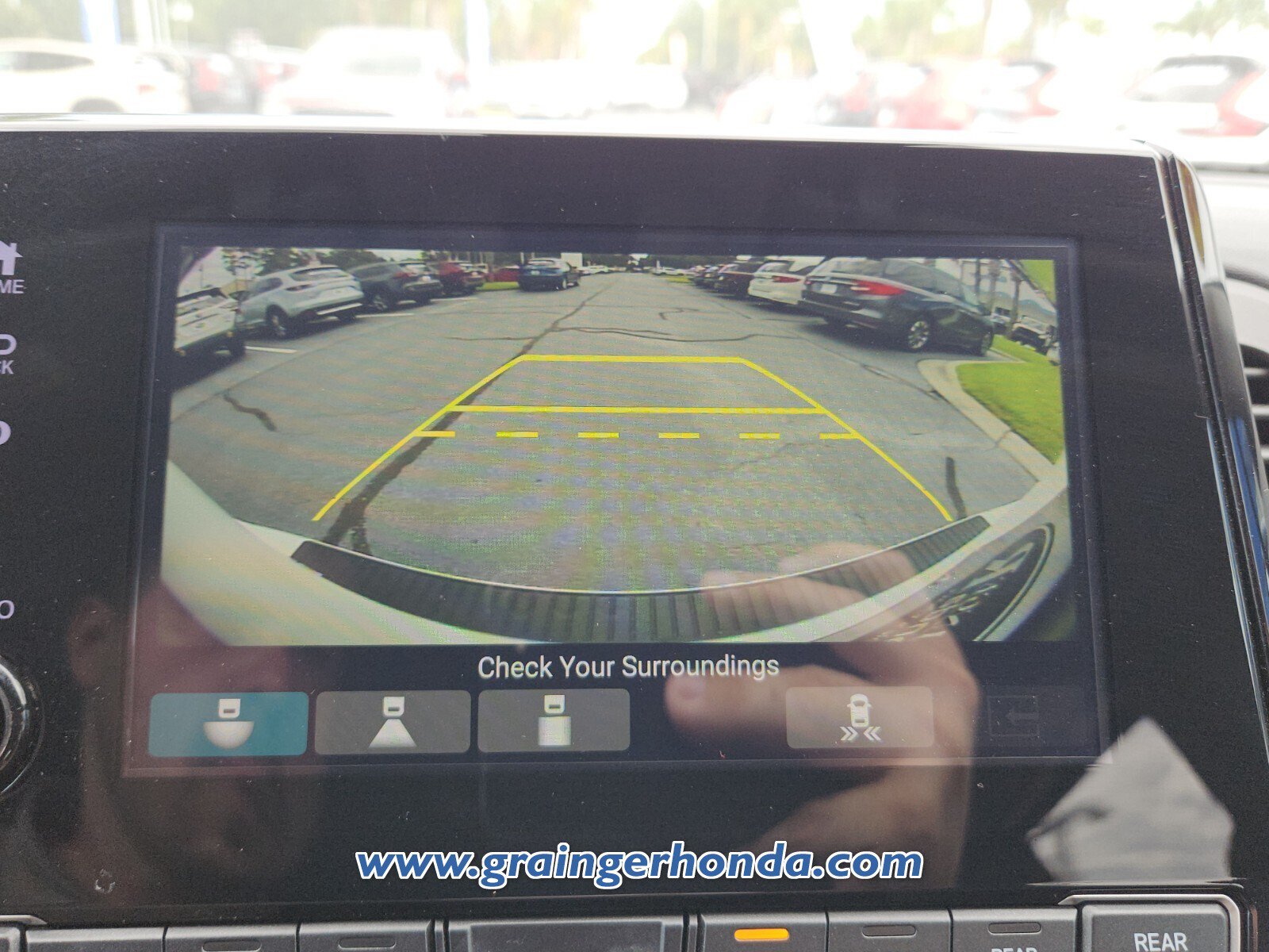 Used 2018 Honda Odyssey Elite image 16