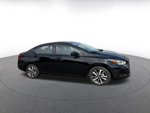Used 2025 Nissan Versa SV FWD image 2
