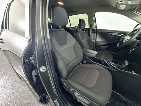 Used 2025 Kia Niro LX FWD image 26