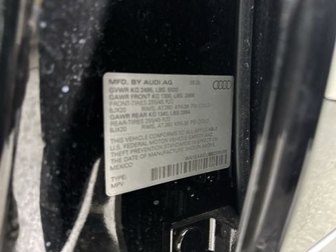 Used 2025 Audi Q5 Premium Plus w/ Premium Plus image 39