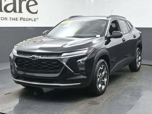 Used 2024 Chevrolet Trax LT w/ Driver Confidence Package FWD image 7