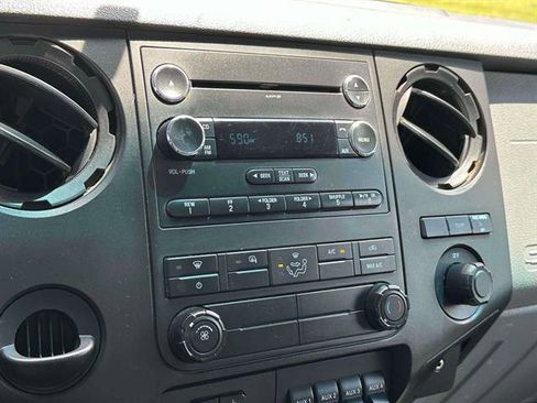 Used 2014 Ford F550 4x4 Regular Cab Super Duty image 35
