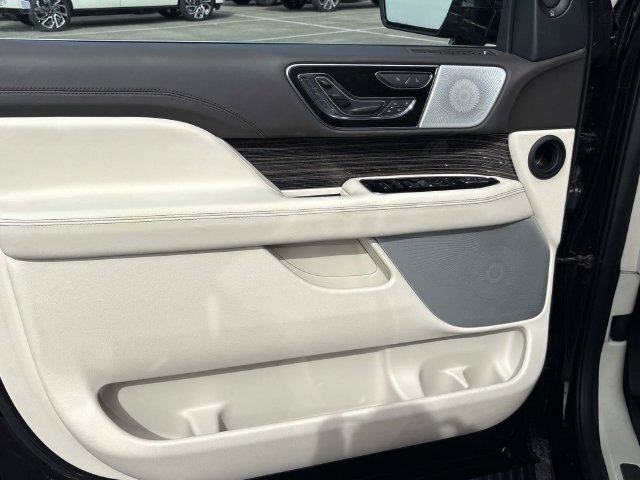 Certified 2024 Lincoln Navigator Black Label AWD/4WD image 24