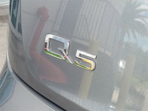Used 2020 Audi Q5 2.0T Premium w/ Convenience Package image 8