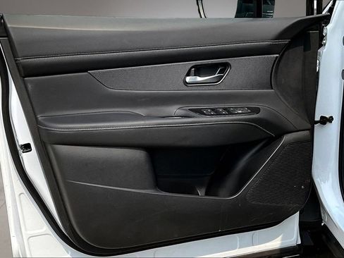 Certified 2025 Nissan Murano SV AWD/4WD image 23