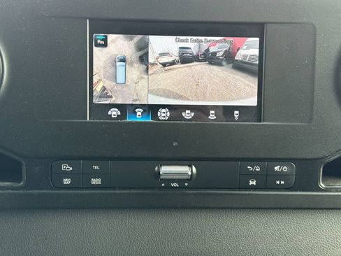 Used 2021 Mercedes-Benz Sprinter 2500 image 35