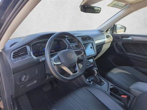 Used 2024 Volkswagen Tiguan SE FWD image 11
