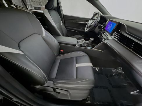 Used 2025 Toyota Camry SE w/ Convenience Package FWD image 31