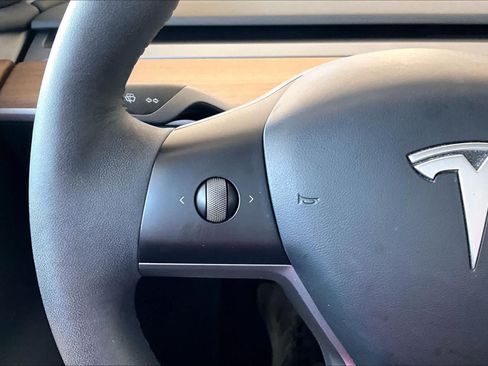 Used 2023 Tesla Model Y AWD image 23