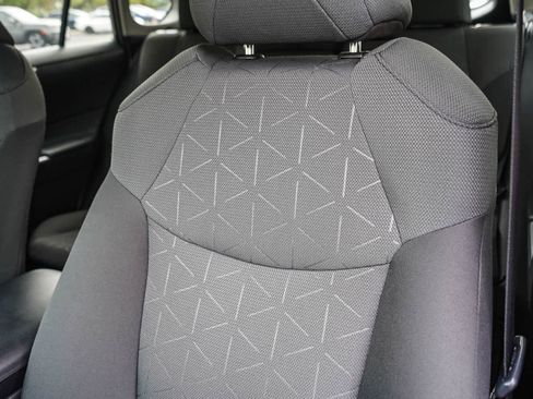 Used 2022 Toyota RAV4 XLE AWD/4WD image 25