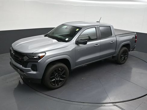 Used 2025 Chevrolet Colorado Z71 w/ Technology Package AWD/4WD image 16