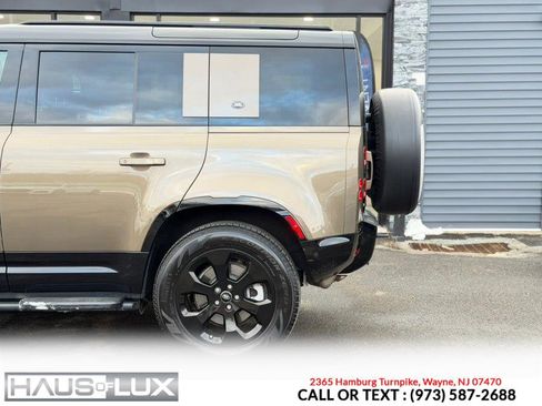 Used 2022 Land Rover Defender 110 X-Dynamic SE image 15
