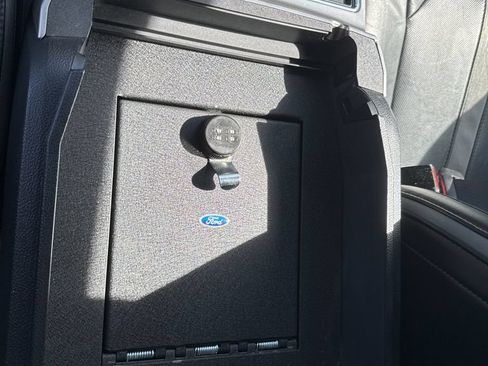 Used 2019 Ford F250 Platinum AWD/4WD image 25