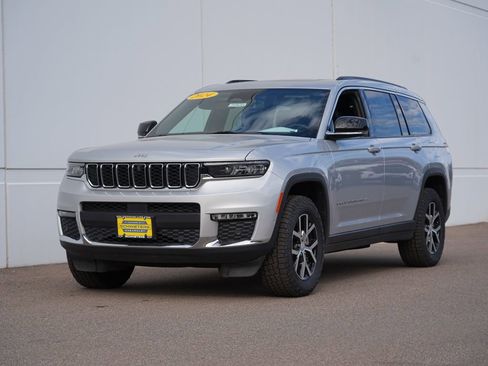 Used 2024 Jeep Grand Cherokee L Limited w/ Luxury Tech Group II image 7