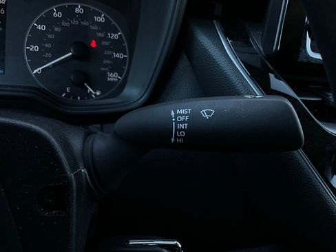 Used 2025 Toyota Corolla LE image 32