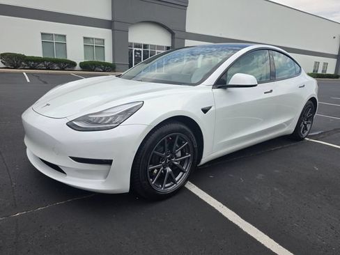 Used 2020 Tesla Model 3 Standard Range Plus RWD image 15