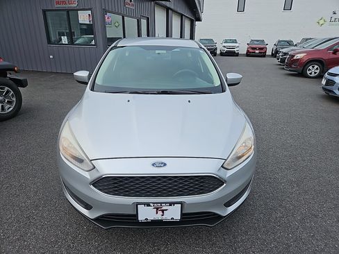 Used 2018 Ford Focus SE FWD image 11