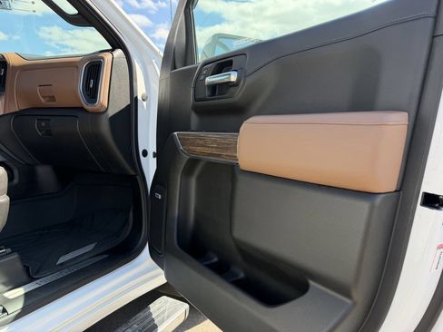 Used 2019 Chevrolet Silverado 1500 High Country w/ Technology Package AWD/4WD image 20