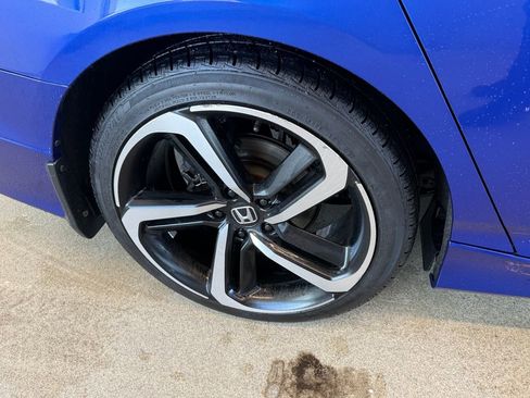 Used 2019 Honda Accord Sport image 7