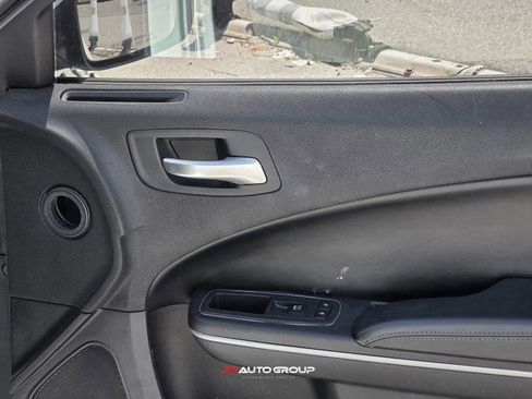 Used 2019 Dodge Charger SXT w/ Leather Interior Group RWD image 17