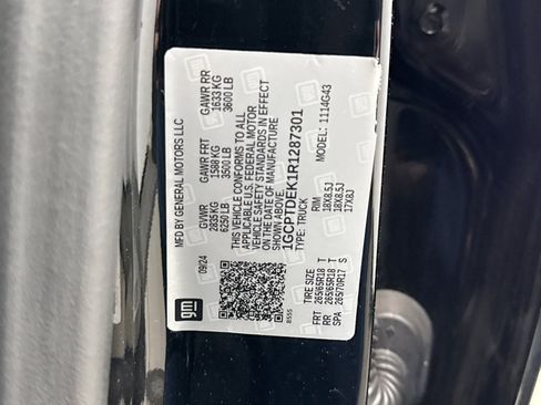 Used 2024 Chevrolet Colorado Z71 w/ Z71 Convenience Package 2 AWD/4WD image 12