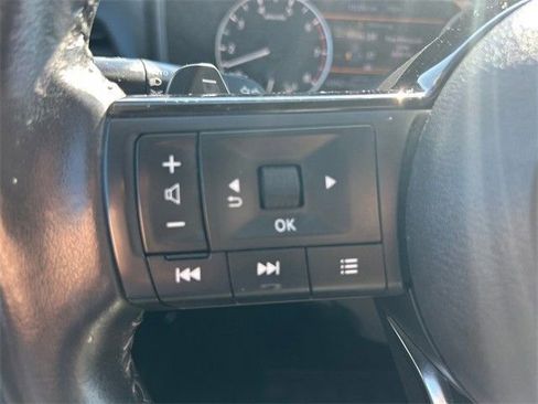 Used 2023 Nissan Rogue SV w/ SV Premium B Package image 23