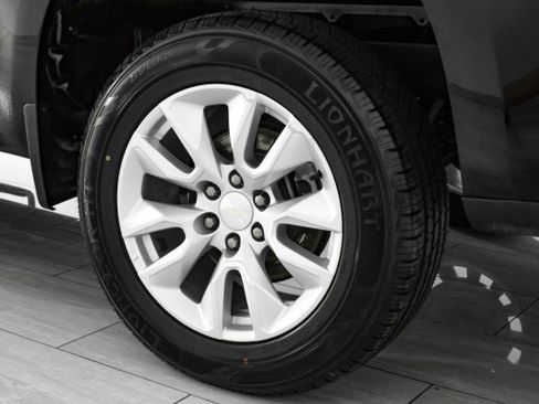 Used 2019 Chevrolet Silverado 1500 Custom w/ Custom Value Package image 52